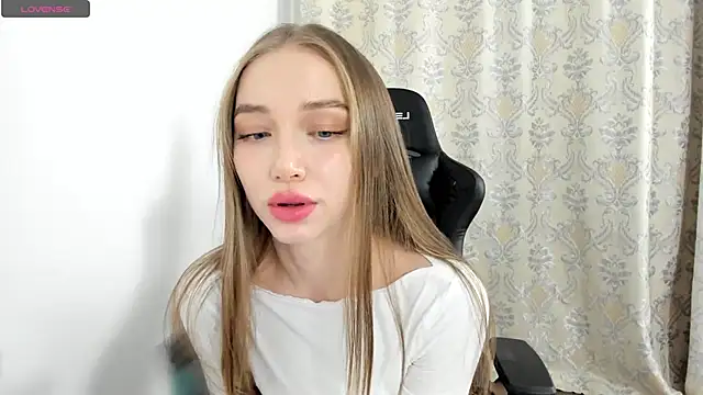 Snapshot of Sweet-bb chatting on January 29, 2025, 7:43 pm Sweet-bb online show from January 29, 2025, 7:43 pm