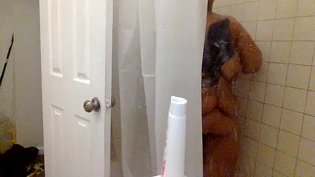 AllLeggs online show from December 3, 2024, 2:36 am