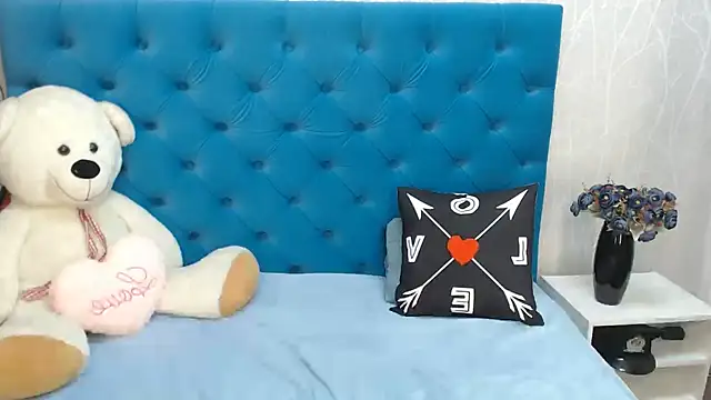 Snapshot of Sexy_MALIKKA chatting on December 3, 2024, 9:55 am Sexy MALIKKA online show from December 3, 2024, 9:55 am