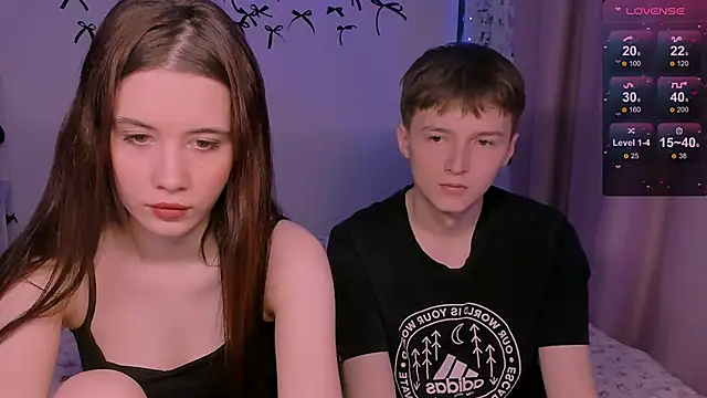 CoddleWeeper  online show from April 13, 2026, 1:38 pm