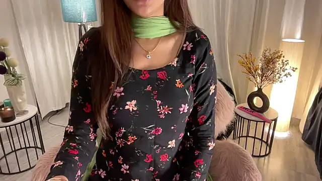 Unique-Beauty online show from December 7, 2024, 1:18 pm