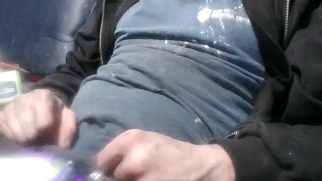 robeaulieu02 online show from January 28, 2025, 1:05 pm