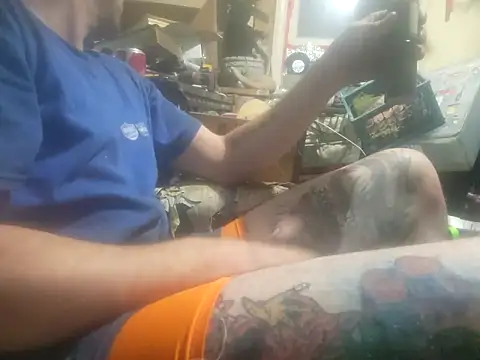 robeaulieu02 online show from October 19, 2025, 8:37 am