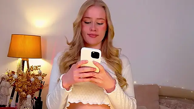 Snapshot of JuliaJaee chatting on January 10, 2025, 7:54 pm JuliaJaee online show from January 10, 2025, 7:54 pm