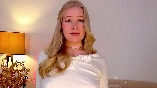 Snapshot of JuliaJaee chatting on January 10, 2025, 10:57 pm JuliaJaee online show from January 10, 2025, 10:57 pm