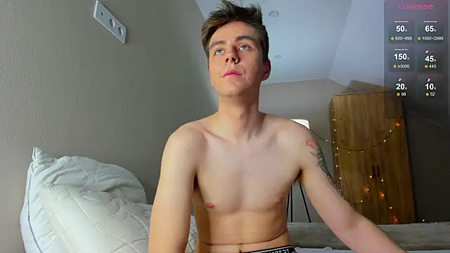 Snapshot of TaisonBrownX chatting on December 15, 2024, 7:42 pm TaisonBrownX online show from December 15, 2024, 7:42 pm