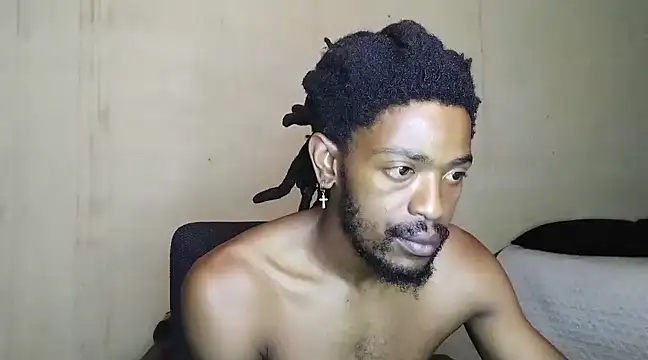 Snapshot of gldnmvsk_XO chatting on February 27, 2025, 11:20 am gldnmvsk XO online show from February 27, 2025, 11:20 am