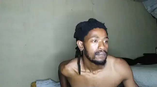 Snapshot of gldnmvsk_XO chatting on February 27, 2025, 9:36 pm gldnmvsk XO online show from February 27, 2025, 9:36 pm