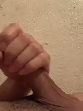 rodrig3105 online show from December 8, 2024, 10:36 pm