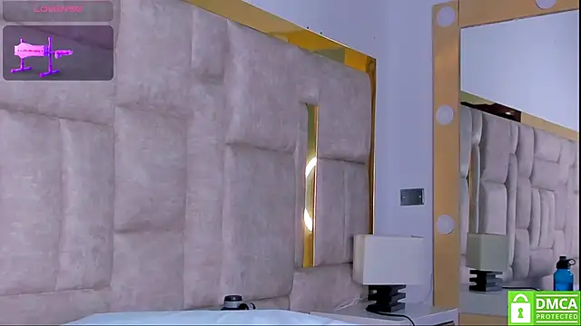 Snapshot of Eris_Rose chatting on November 18, 2025, 8:13 pm Eris Rose online show from November 18, 2025, 8:13 pm