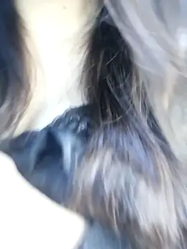 Snapshot of _Linez_ chatting on October 28, 2025, 5:26 pm  Linez  online show from October 28, 2025, 5:26 pm