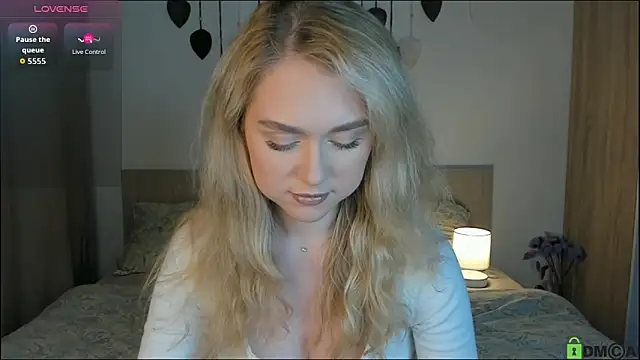 Snapshot of TheVanessaMaes chatting on September 15, 2025, 11:38 pm TheVanessaMaes online show from September 15, 2025, 11:38 pm