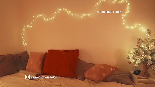 kris69kiss online show from December 24, 2024, 3:47 pm