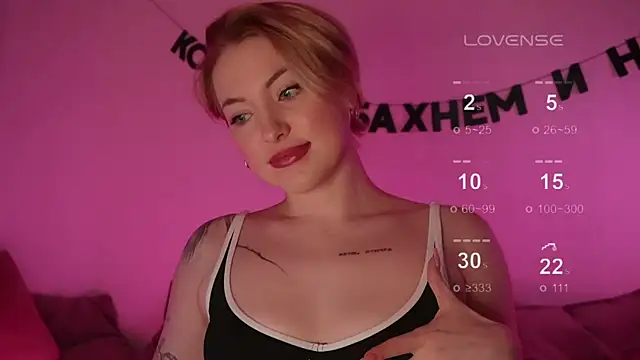 kris69kiss online show from February 17, 2025, 3:42 pm