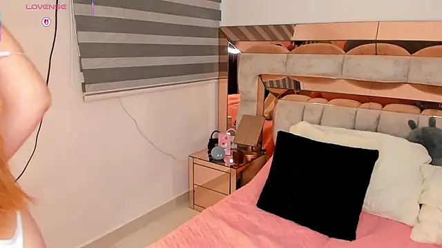 Snapshot of CamiiLovers chatting on January 12, 2026, 10:15 pm CamiiLovers online show from January 12, 2026, 10:15 pm