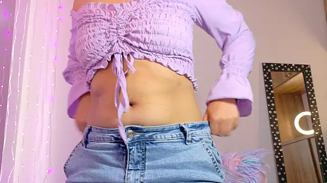 im anna  online show from November 6, 2025, 6:53 pm