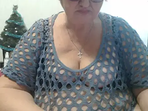 DeniseeRose online show from January 5, 2025, 7:28 pm