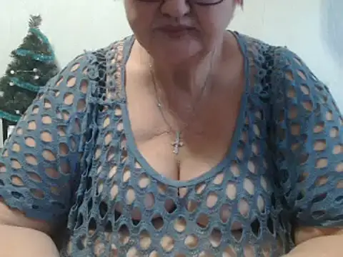 DeniseeRose online show from January 6, 2025, 10:13 am