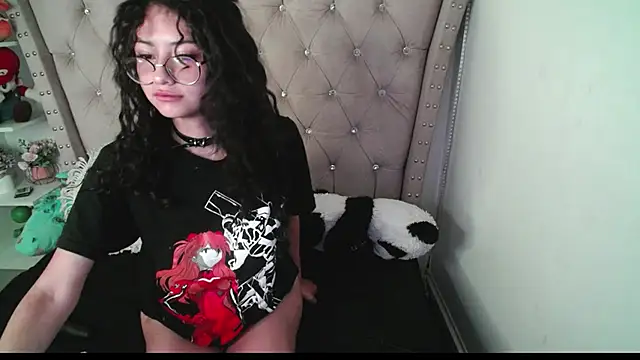 Snapshot of CherieCurl chatting on September 23, 2025, 2:42 pm CherieCurl online show from September 23, 2025, 2:42 pm