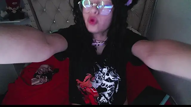 Snapshot of CherieCurl chatting on November 14, 2025, 12:48 pm CherieCurl online show from November 14, 2025, 12:48 pm