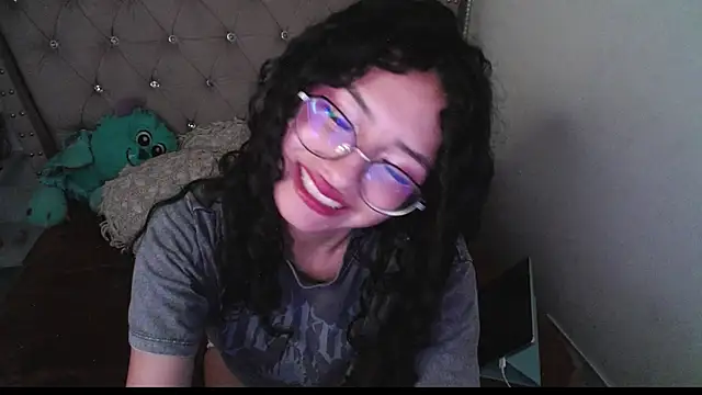 Snapshot of CherieCurl chatting on November 25, 2025, 4:12 am CherieCurl online show from November 25, 2025, 4:12 am