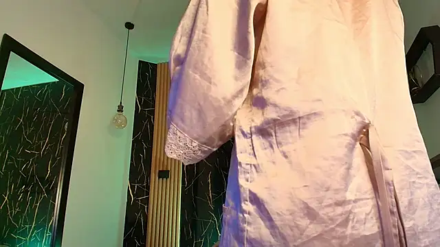 Bella salvatore online show from April 5, 2026, 8:50 pm