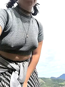 GerallFoxxx online show from October 26, 2025, 1:06 pm