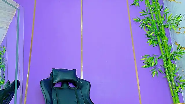 Snapshot of scarlet-jonesx chatting on October 23, 2025, 6:45 am scarlet-jonesx online show from October 23, 2025, 6:45 am