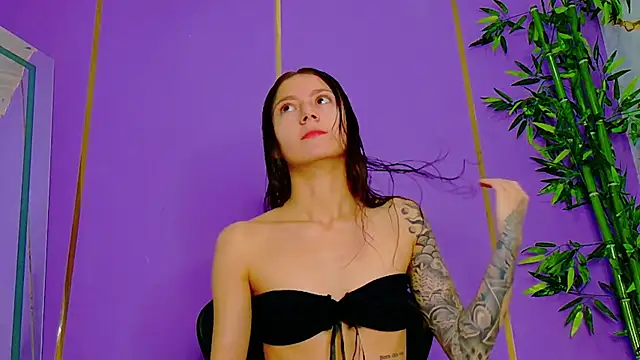 Snapshot of scarlet-jonesx chatting on October 27, 2025, 7:18 pm scarlet-jonesx online show from October 27, 2025, 7:18 pm