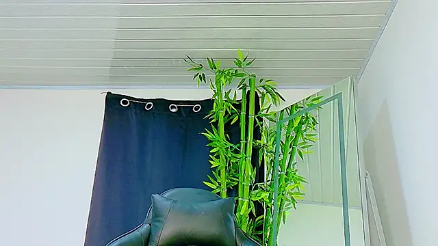 Snapshot of scarlet-jonesx chatting on November 27, 2025, 8:55 pm scarlet-jonesx online show from November 27, 2025, 8:55 pm