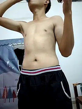 LiuQianXi5726 online show from March 18, 2025, 9:09 am
