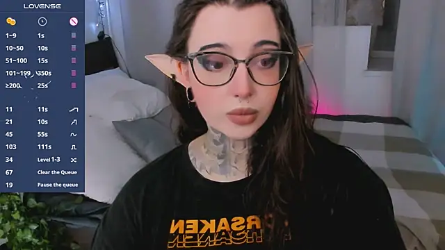 Dixi Pixi  online show from September 18, 2025, 7:43 am