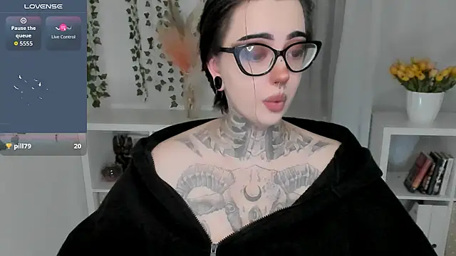 Snapshot of Dixi_Pixi_ chatting on July 12, 2026, 5:42 am Dixi Pixi online show from July 12, 2026, 5:42 am