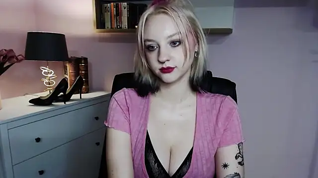 Snapshot of MadelineLust chatting on December 5, 2024, 6:44 pm MadelineLust online show from December 5, 2024, 6:44 pm