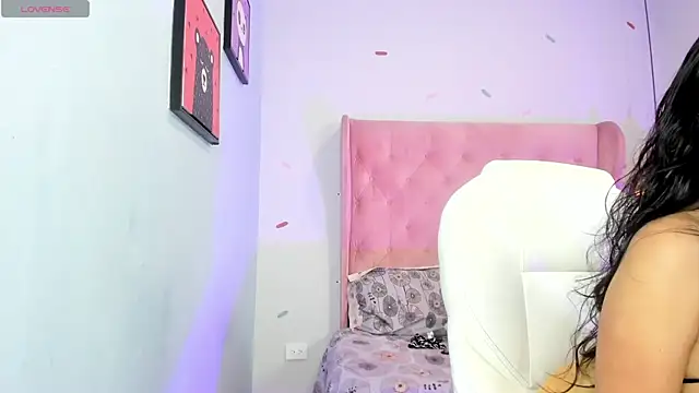 Chloe fischer  online show from February 17, 2026, 3:29 pm