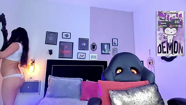 Chloe fischer  online show from February 27, 2026, 3:12 pm