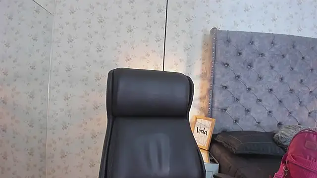 Snapshot of MissSussy chatting on April 21, 2026, 12:11 pm MissSussy online show from April 21, 2026, 12:11 pm