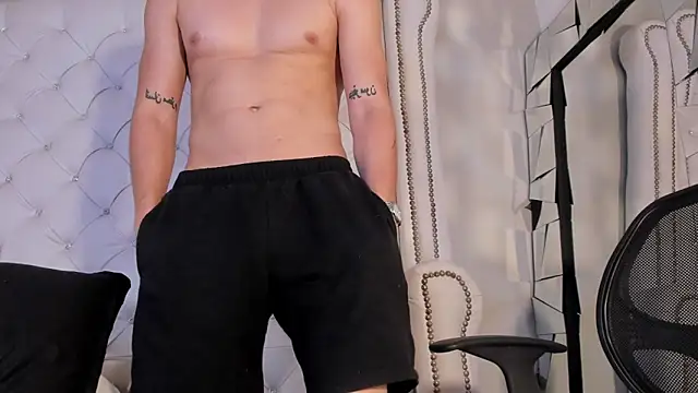 Karimferrer online show from March 27, 2026, 8:26 am