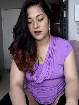 LisbethMoore  online show from May 27, 2026, 3:09 pm