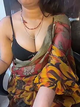 Snapshot of Spicy_sari_girl chatting on April 10, 2026, 4:39 am Spicy sari girl online show from April 10, 2026, 4:39 am