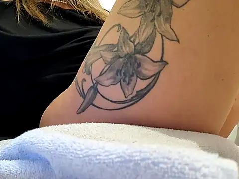 sweethotmilf888 online show from November 7, 2025, 9:31 am