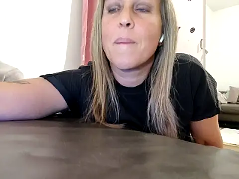 sweethotmilf888 online show from December 3, 2025, 4:49 pm