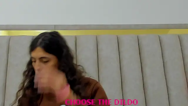 FreyaMoller online show from November 14, 2025, 7:45 pm