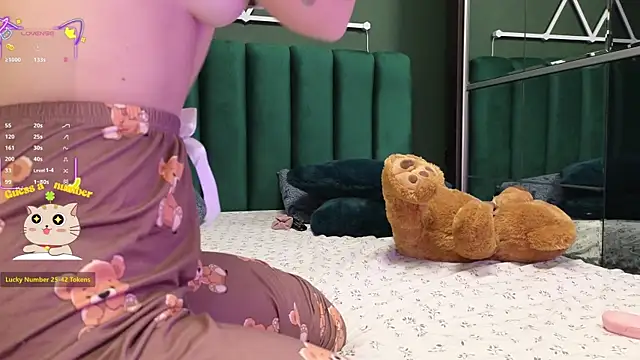 Snapshot of kimmie_meow chatting on December 15, 2025, 7:29 pm kimmie meow online show from December 15, 2025, 7:29 pm