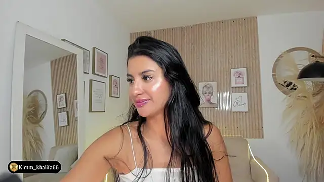 Snapshot of Kimm_khalifa chatting on January 21, 2025, 3:48 am Kimm khalifa online show from January 21, 2025, 3:48 am