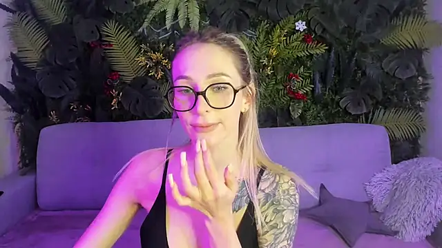 Horny Blond online show from February 13, 2026, 9:05 am