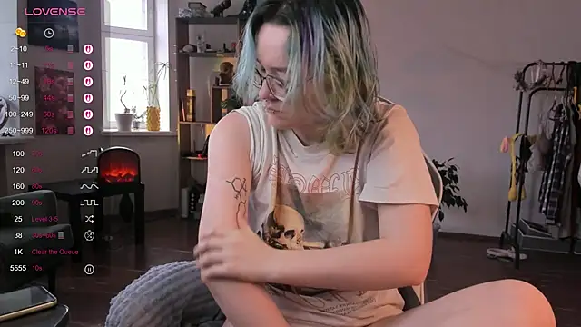 Snapshot of alisahug chatting on October 7, 2025, 4:42 am alisahug online show from October 7, 2025, 4:42 am