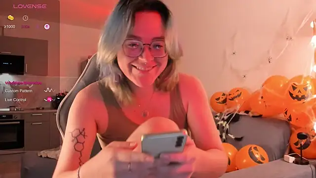 Snapshot of alisahug chatting on October 24, 2025, 7:38 am alisahug online show from October 24, 2025, 7:38 am