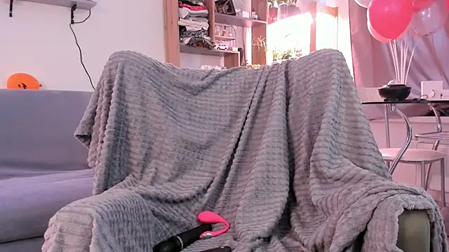 Snapshot of alisahug chatting on December 3, 2025, 8:34 am alisahug online show from December 3, 2025, 8:34 am