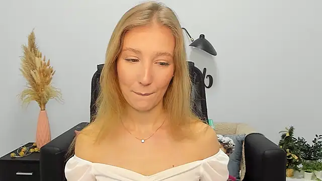 Snapshot of LolaWilsons chatting on December 29, 2024, 7:39 am LolaWilsons online show from December 29, 2024, 7:39 am